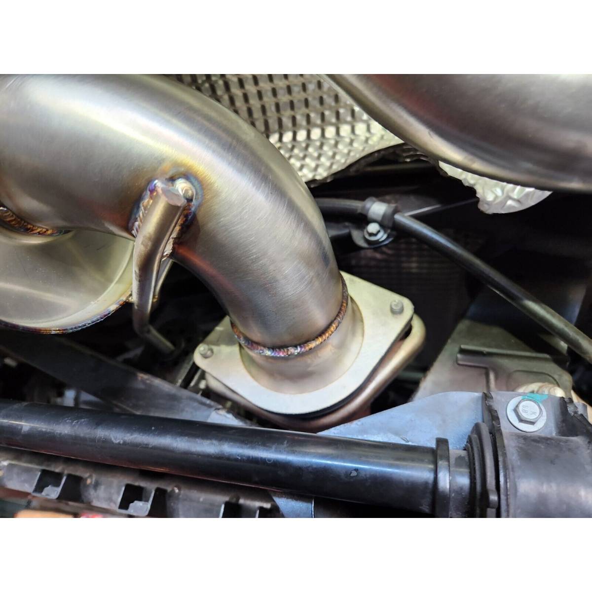 Aston Martin V8 Vantage Exhaust Rear X-Pipe Silencer