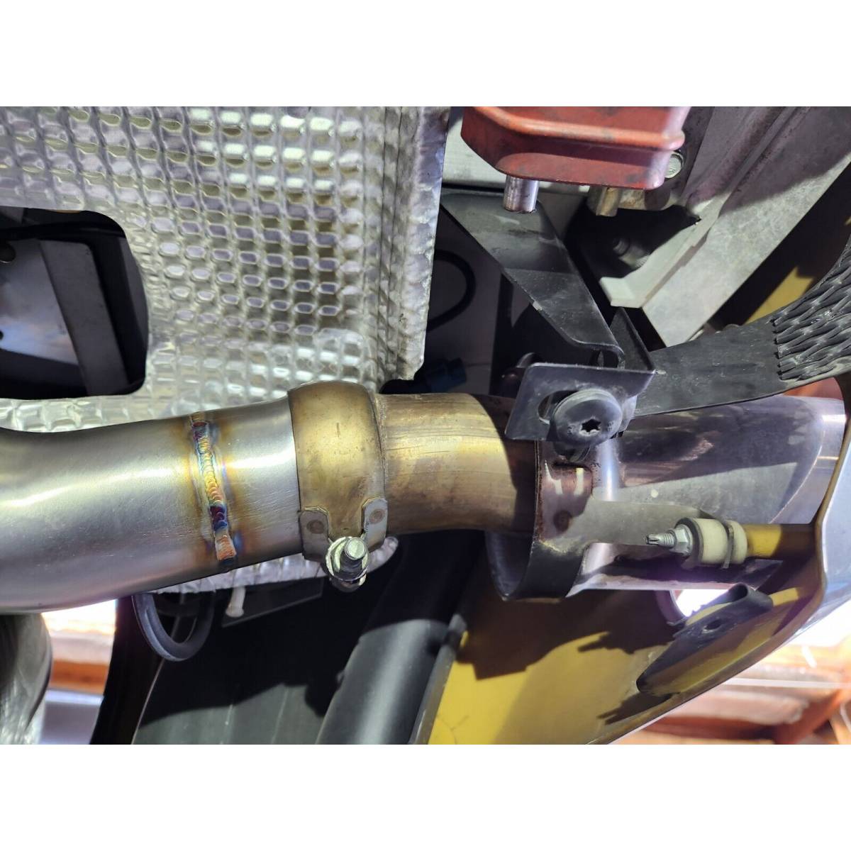 Aston Martin V8 Vantage Exhaust Rear X-Pipe Silencer
